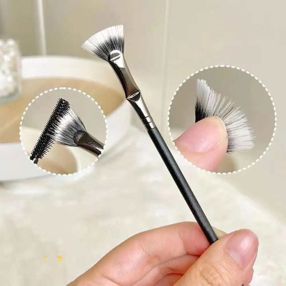 Mascara Applicator Angled Fan-Shaped Eyelash Brush Fine Professional Mascara Fan Brush Soft Wooden Handle Makeup Tool