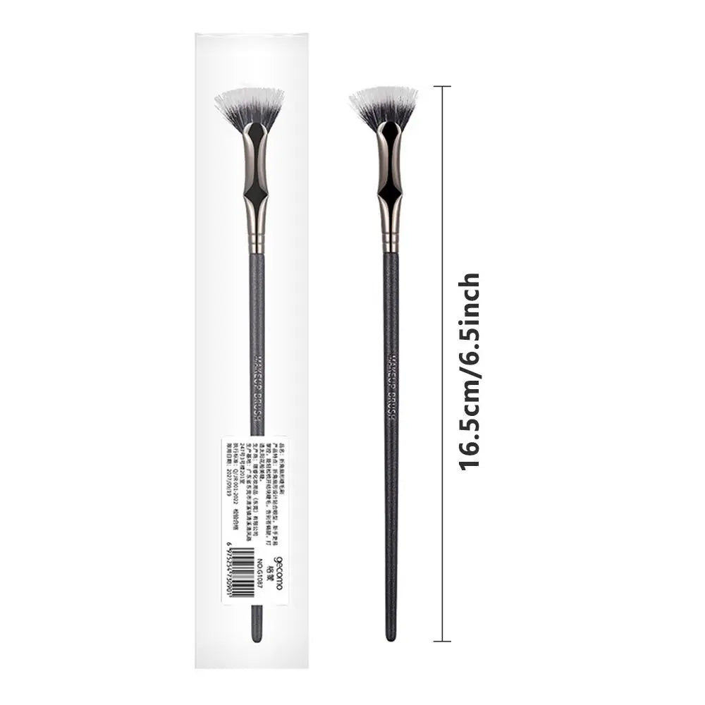 Mascara Applicator Angled Fan-Shaped Eyelash Brush Fine Professional Mascara Fan Brush Soft Wooden Handle Makeup Tool