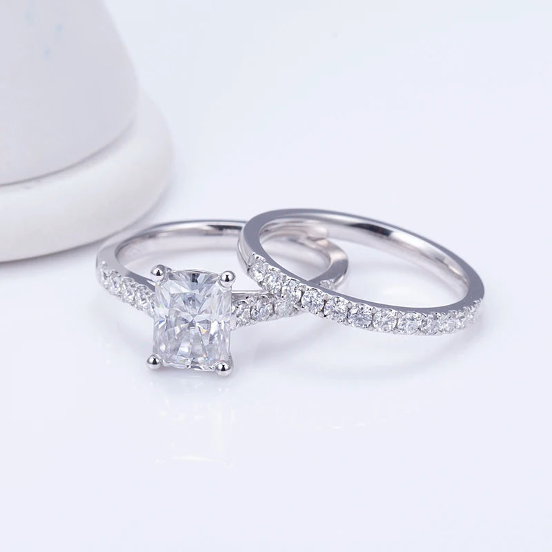 PT950 Perhiasan Pernikahan Pertunangan 2CT Bentuk Radiant Moissanite GRA Gaya Klasik Cincin Kustom