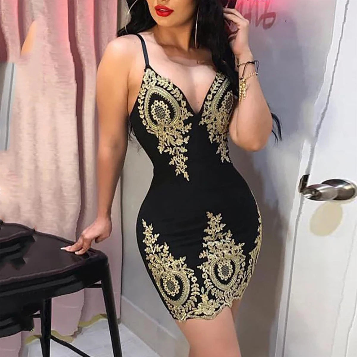 Sexy summer party halter dress Sleeveless slim-fit mini dress with low neck and halter back - She Vibess By C2P