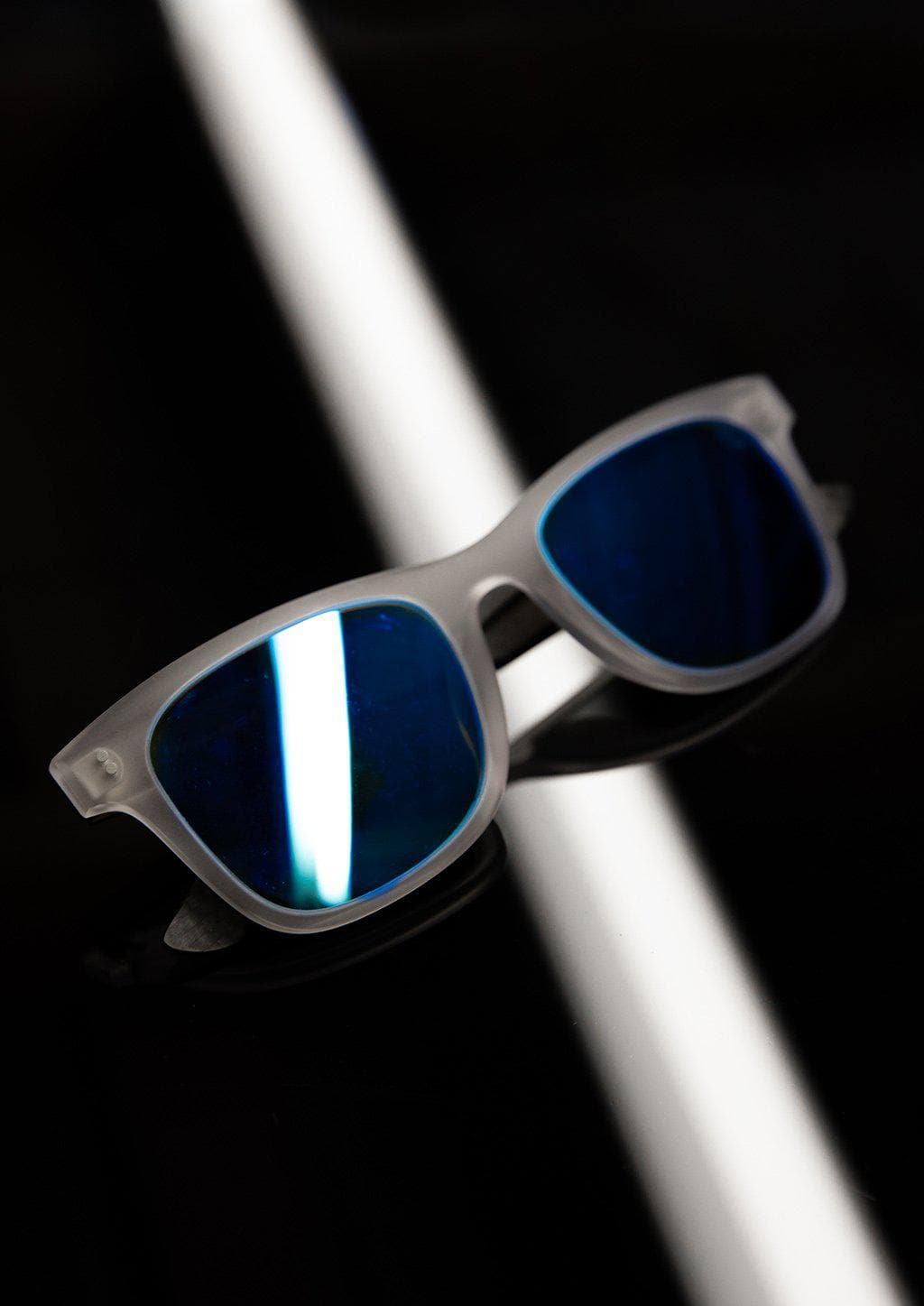 Men's Hybrid - Atom - Carbon Fiber & Acetate Sunglasses-for that Special Someone. - She Vibess By C2P