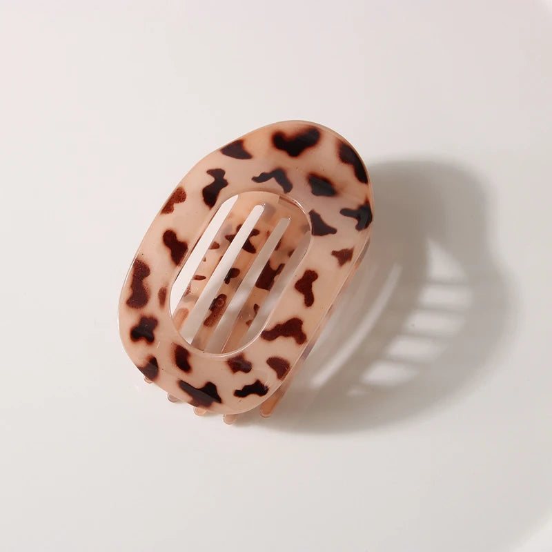 Fashion Oval Flat Hair Clips for Women New Design Leopard Large Flat round Claw Clip French Concord Hair Clips Hair Accessories