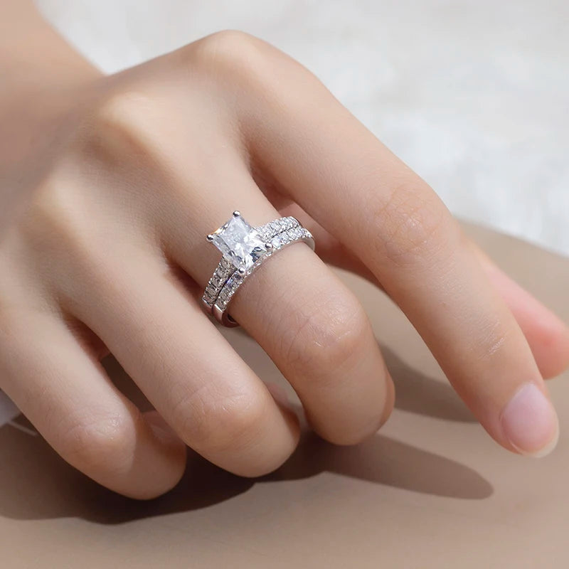 PT950 Perhiasan Pernikahan Pertunangan 2CT Bentuk Radiant Moissanite GRA Gaya Klasik Cincin Kustom