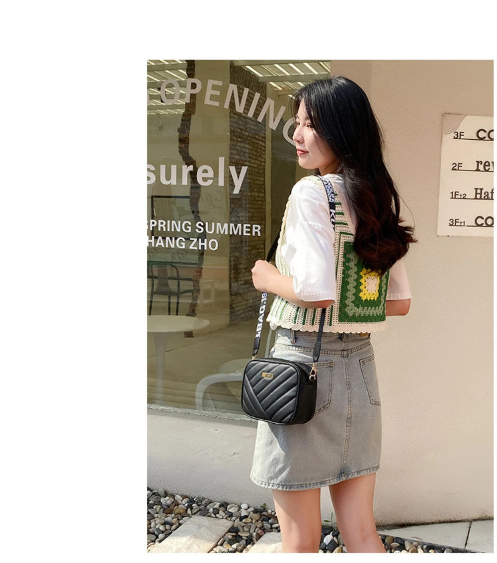 High quality women's PU rolling strip camera bag shoulder bag mobile phone bag casual crossbody bag