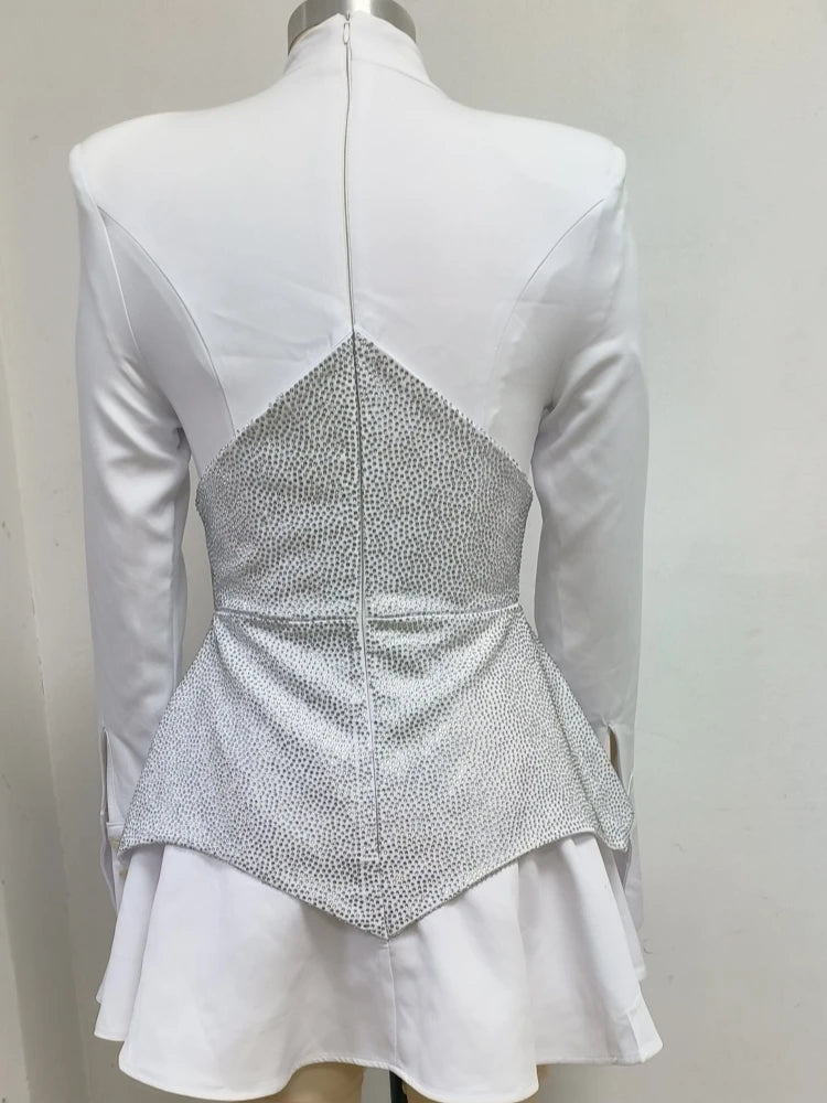 Vestido mini de lujo con cristales y mangas largas, sexy, con cintura brillante y diamantes, corte A, para mujer, color negro, para fiestas de celebridades y noche.