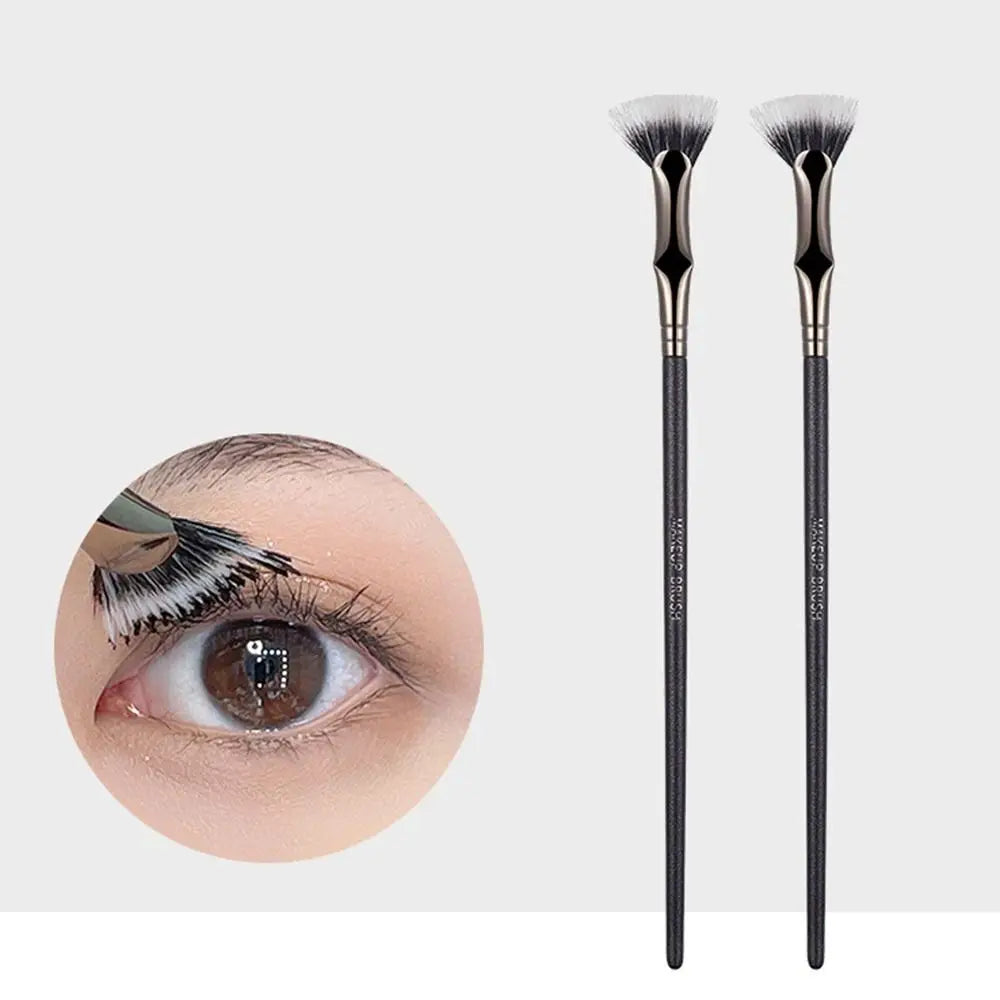 Mascara Applicator Angled Fan-Shaped Eyelash Brush Fine Professional Mascara Fan Brush Soft Wooden Handle Makeup Tool