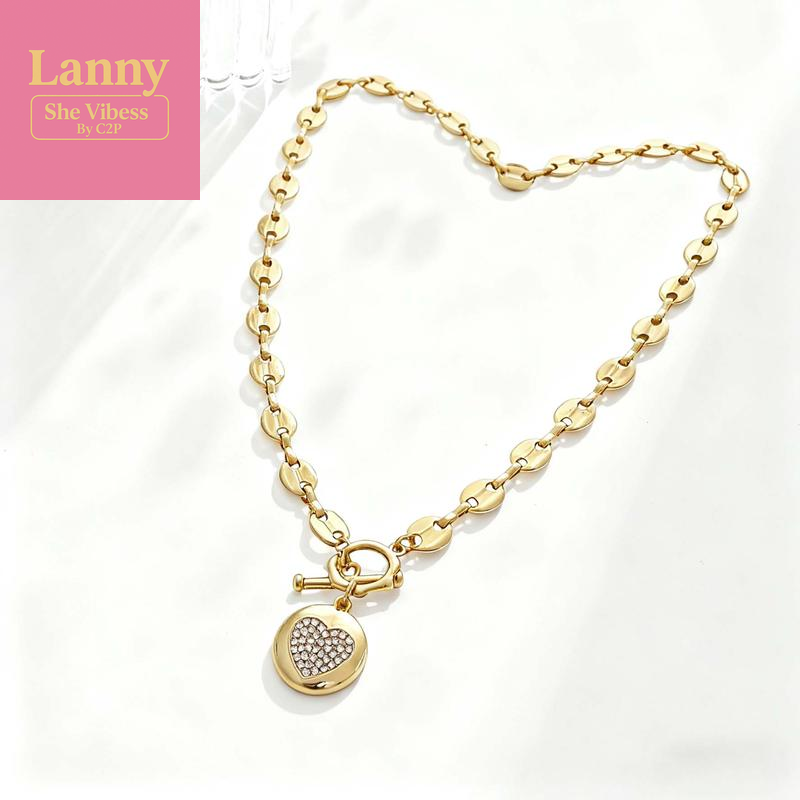 Retro Light Luxury Temperament OT Buckle Women'S Necklace, Heart-Shaped Fashion Design Clavicle Chain