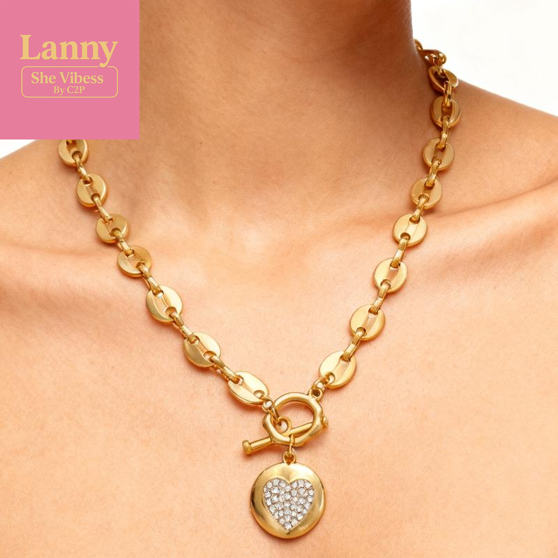 Retro Light Luxury Temperament OT Buckle Women'S Necklace, Heart-Shaped Fashion Design Clavicle Chain